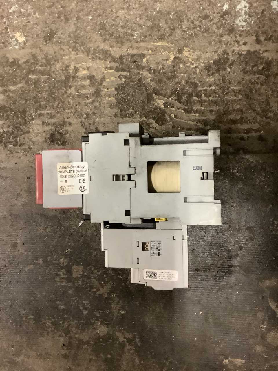 Lot of 5 Allen-Bradley 104S-C09DJ210C safety contactor ser B - CONTACTORS