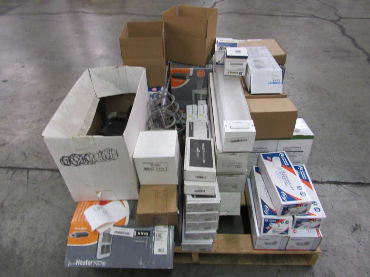 Pallet of 353x Assorted Lights, LEDs, Heaters, Electrical Conduit/Fittings, Cables & Thermostats - LIGHTING