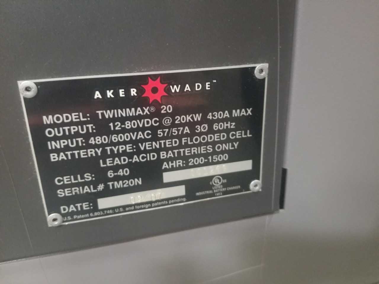 Aker Wade Twinmax 20 charger, Livermore, CA - MATERIAL HANDLING