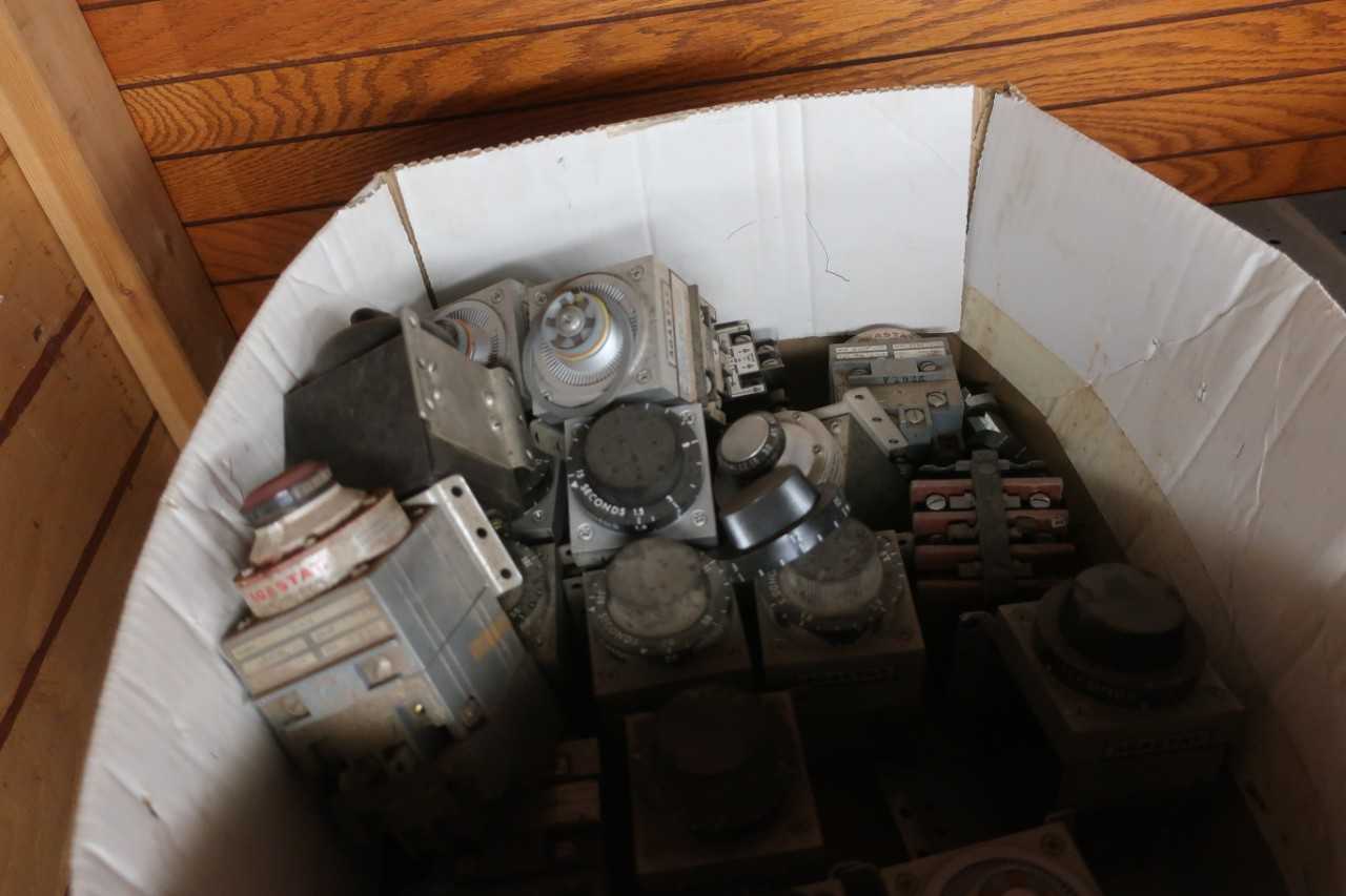 LOT OF ASSORTED ELECTRICAL MRO - ELECTRICAL COMPONENTS