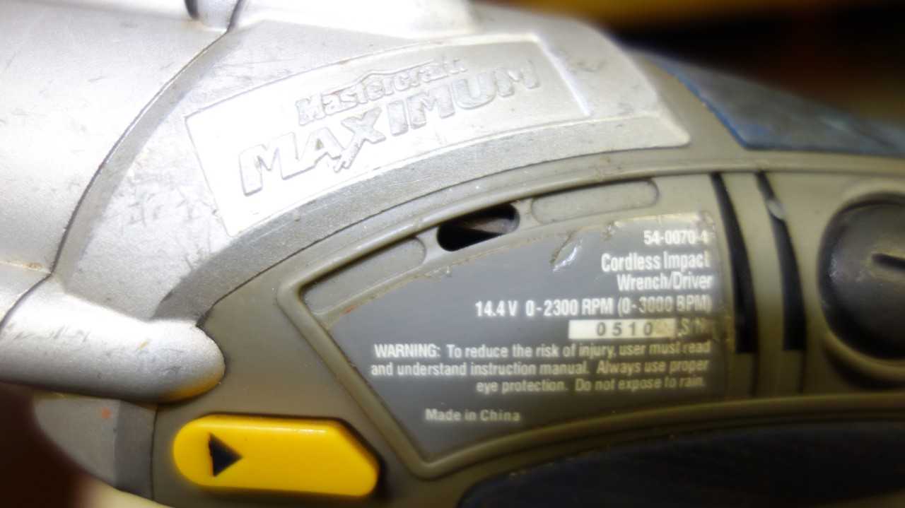 LOT OF 2 MASTERCRAFT MAXIMUM 54-0070-4 CORDLESS IMPACT WRENCH DRIVERS - ELECTRIC POWER TOOLS