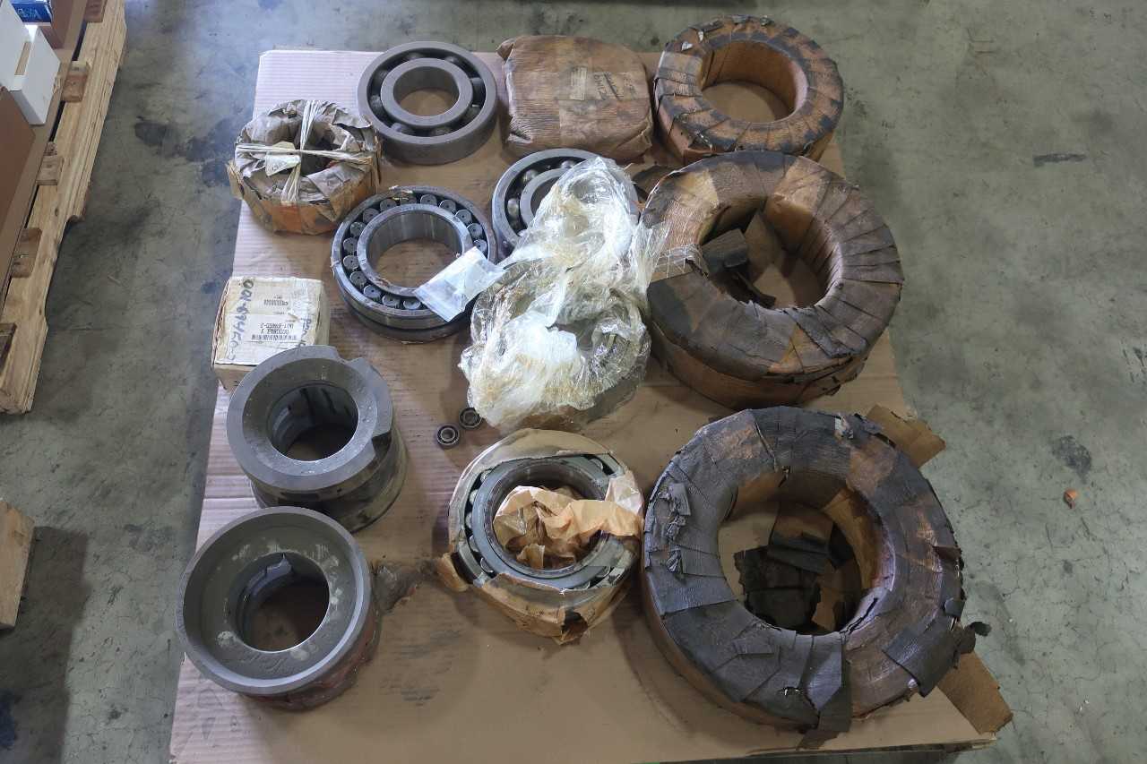 1 PALLET OF ASSORTED BEARINGS - BEARINGS