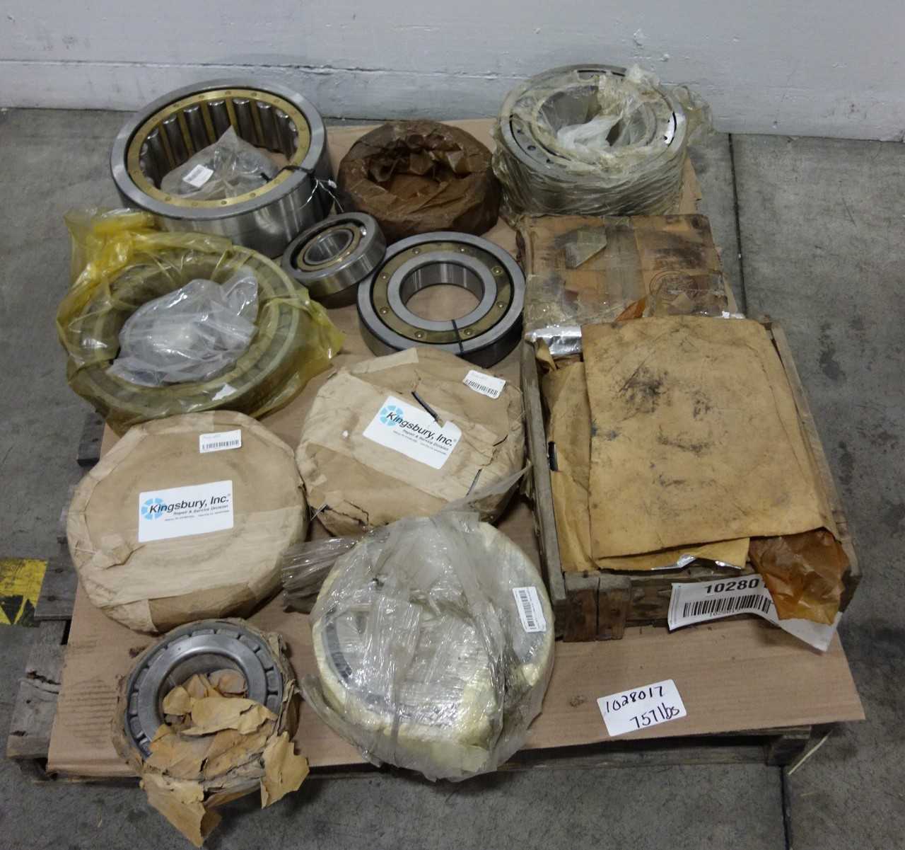 LOT OF ASSORTED BEARINGS - BEARINGS