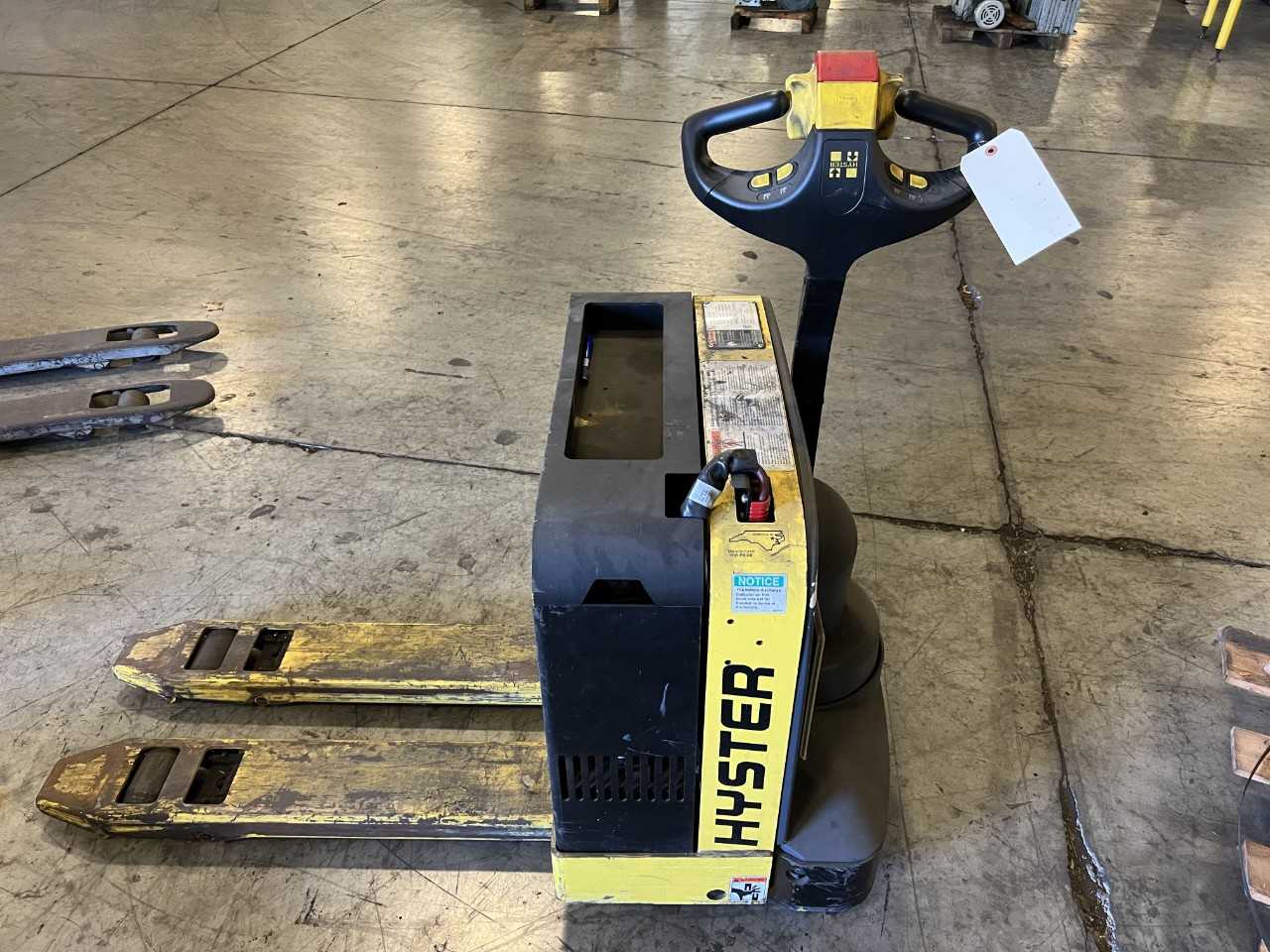 Hyster 4000lb walk behind walkie model w40z - ELECTRIC PALLET JACKS
