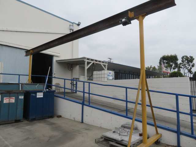 Crane 25 feet wide - PLANT & FACILITY