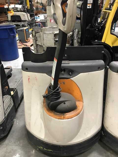 2018 Crown WP3045-45 walkie pallet jack Livermore CA - MANUAL PALLET JACKS 2018 Crown WP3045-45 walkie pallet jack Livermore CA - MANUAL PALLET JACKS