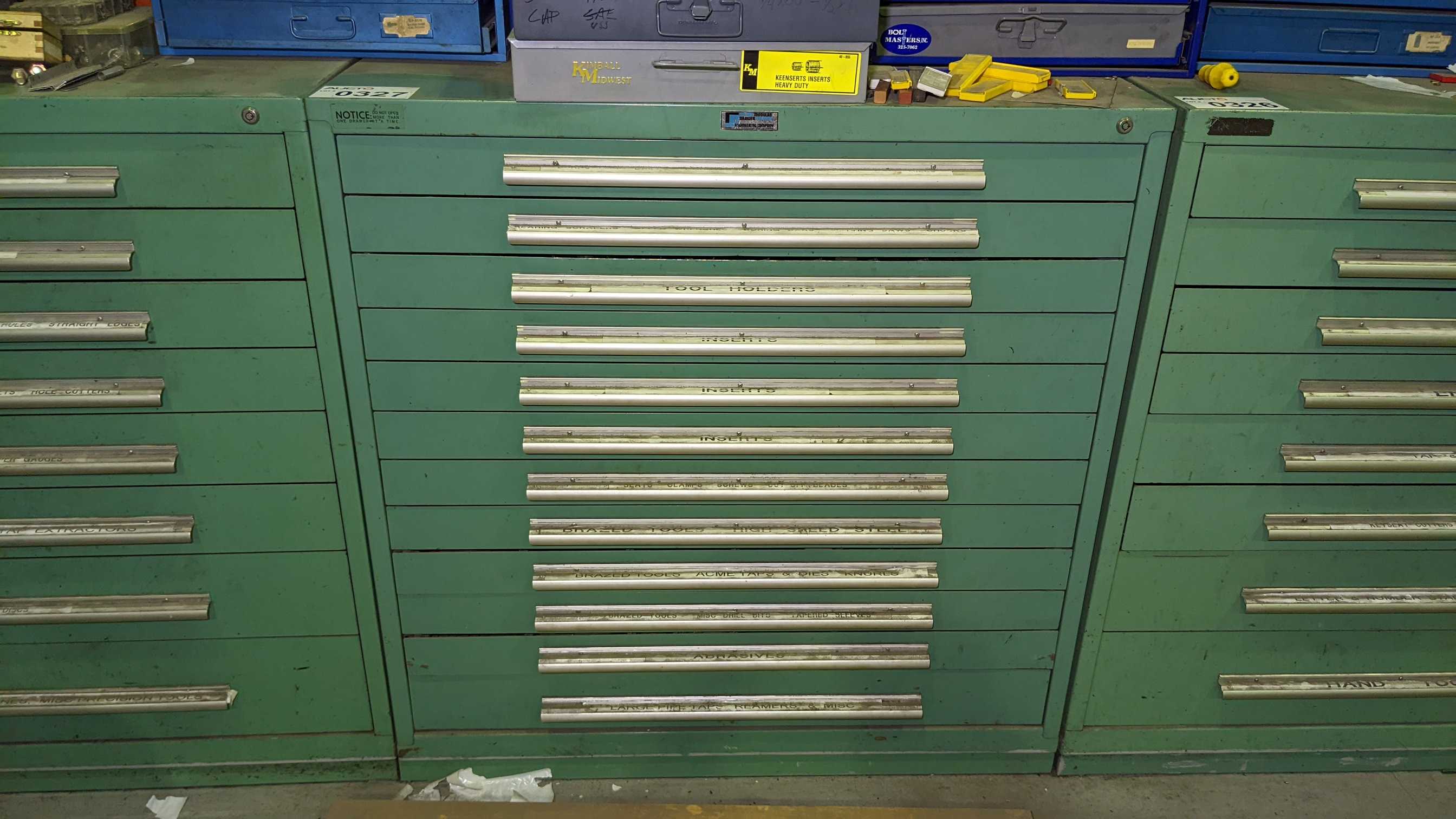 RACK ENGINEERING COMPANY 12 DRAWER TOOL CHEST WITH CONTENTS - WORKHOLDING