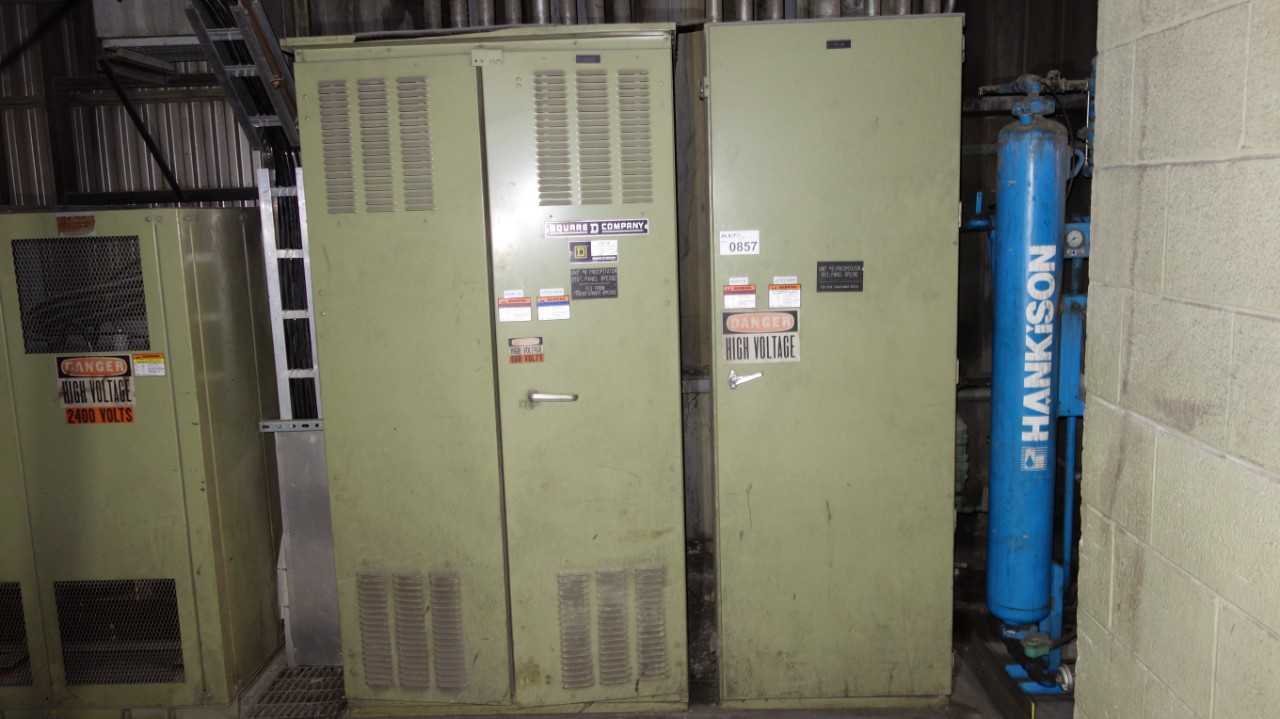 LOT OF 2 ASSORTED SQUARE D I-LINE PANELBOARD CABINET W/ 8 BREAKERS & 7 BREAKERS - CIRCUIT BREAKERS