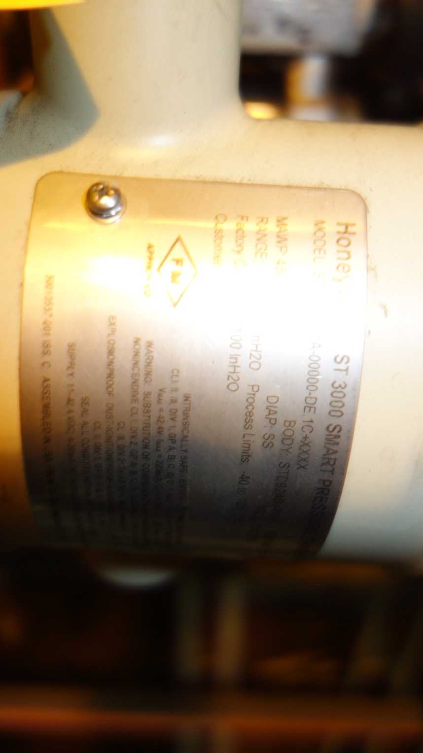 LOT OF 6 ASSORTED PRESSURE TRANSMITTER, 5X HONEYWELL ST3000 TRANSMITTER, 1X YOKOGAWA YFA11-LS VORTEX FLOW CONVERTER - INSTRUMENTATION