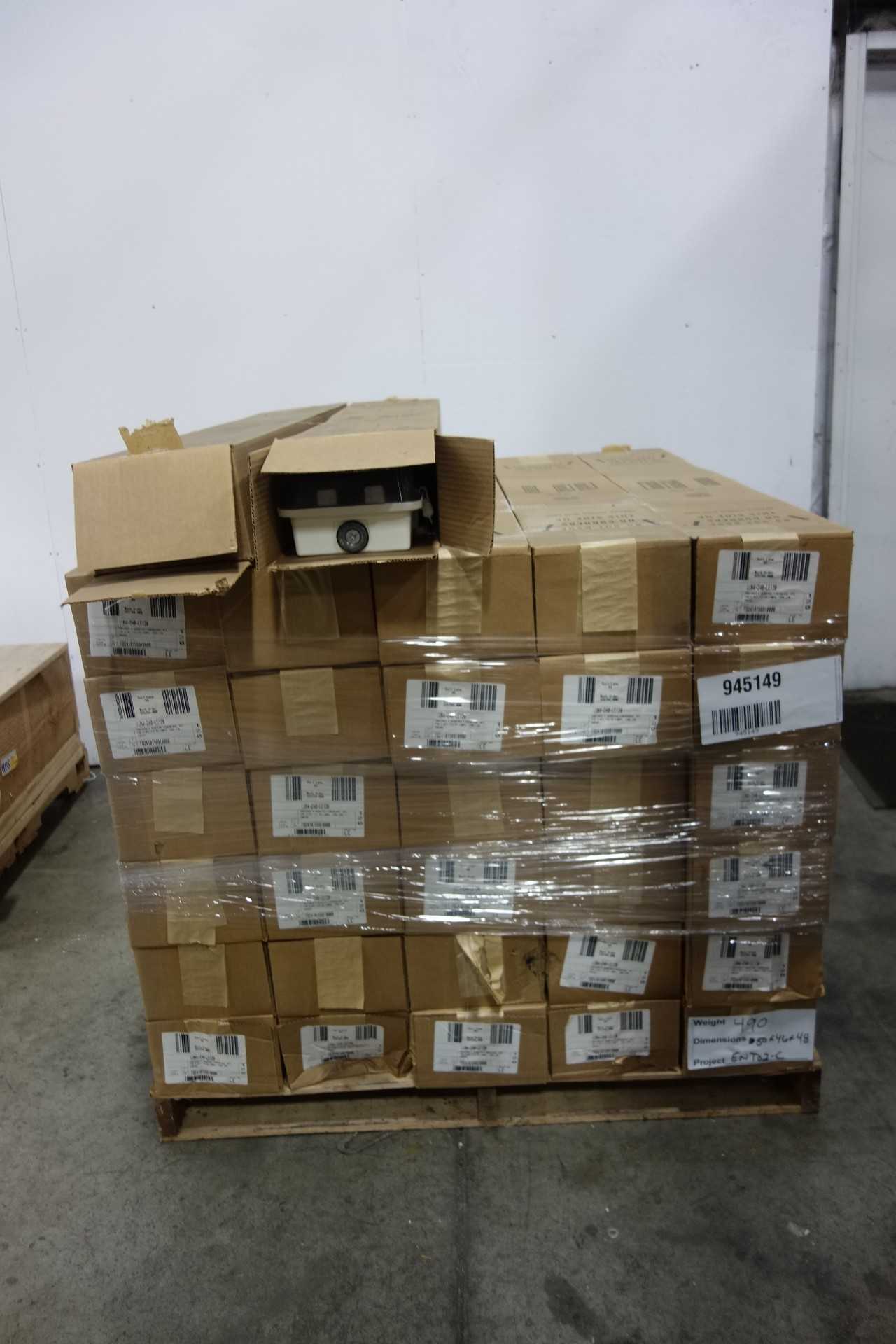 LOT OF 32 COLUMBIA LIGHTING LIGHT FIXTURES - LIGHTING