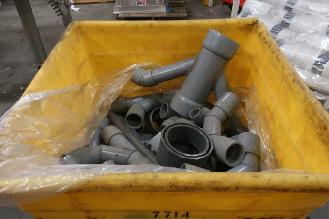 ROLLING PLASTIC TRASH BIN CONTENTS INCLUDED - TOOL STORAGE