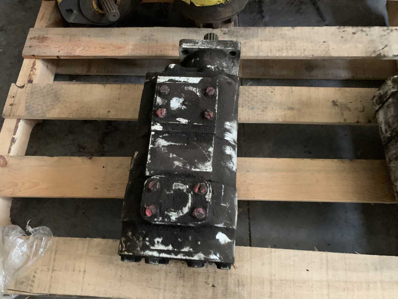 PALLET OF USED HYDRAULIC PUMPS - HYDRAULIC PUMP