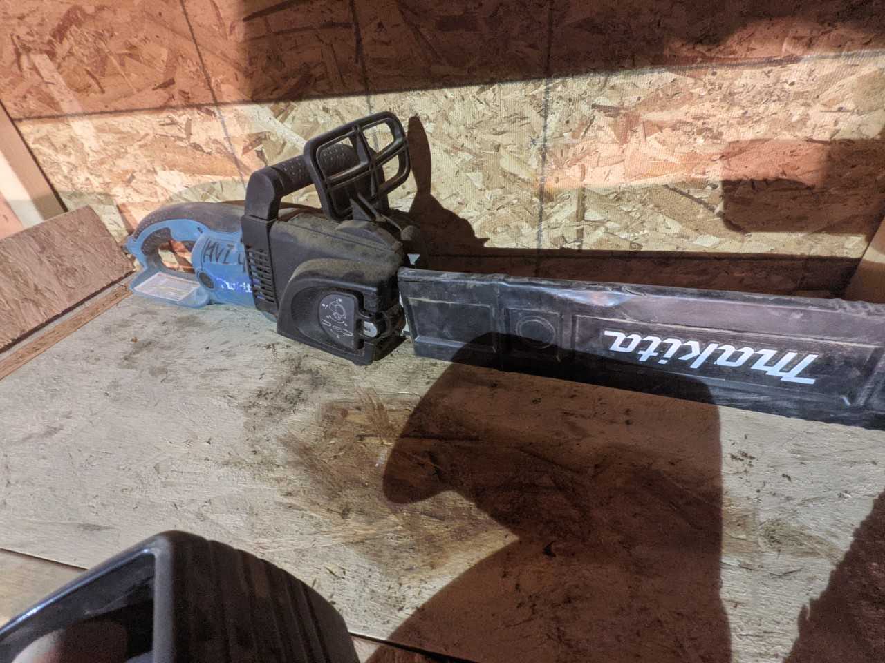Lot of 2 Electric Chain saw - ELECTRIC POWER TOOLS