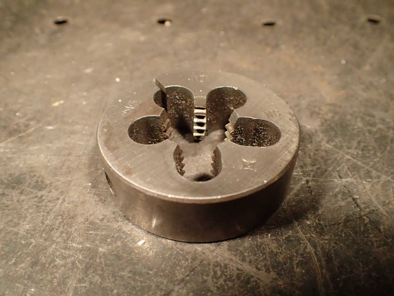 Cleveland 3/4" -10 NC Split Thread Threading Die: 2" Round Body, USA - HOLEMAKING TOOLS