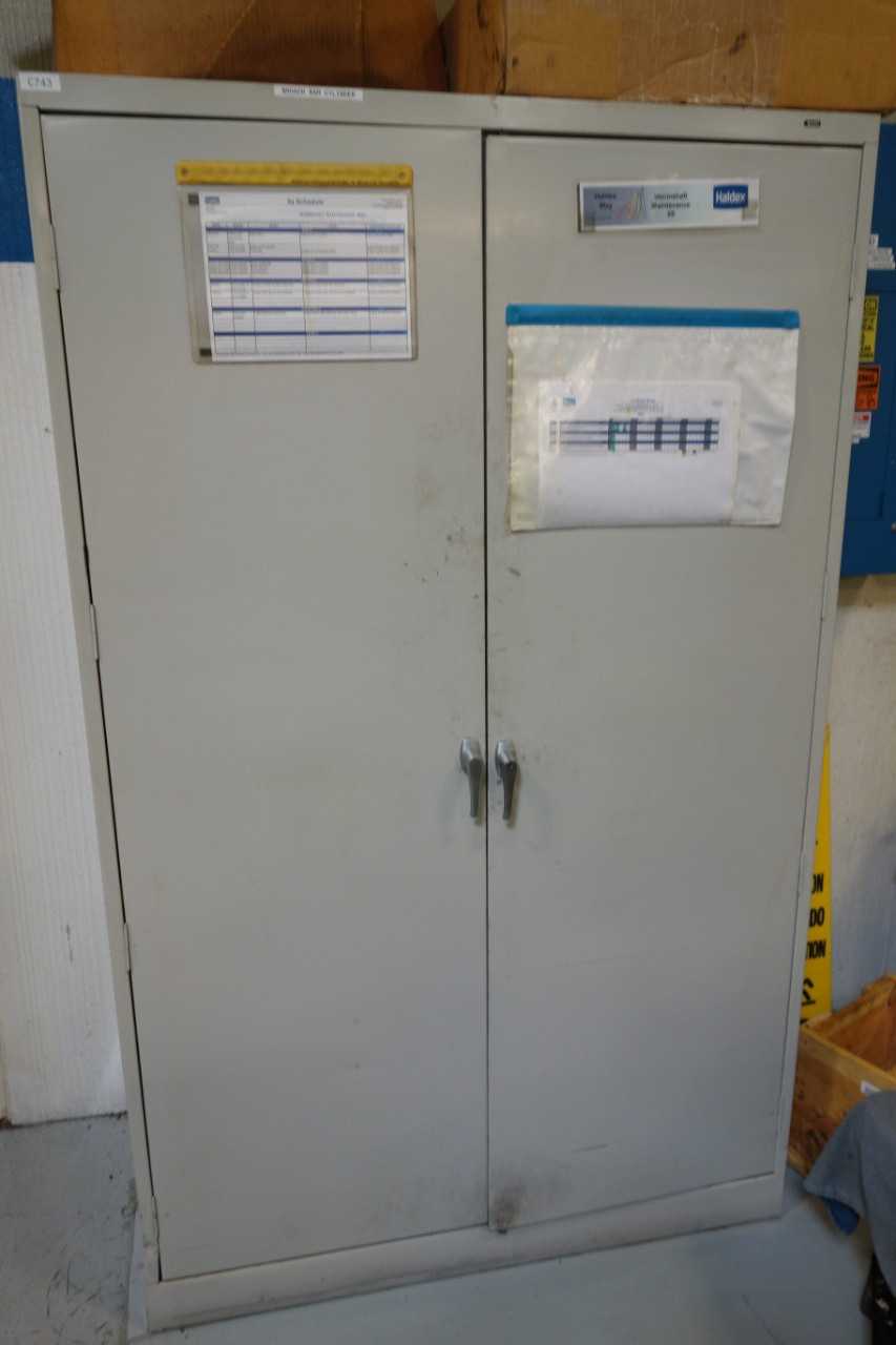Tennsco cabinet with contents - TOOL STORAGE