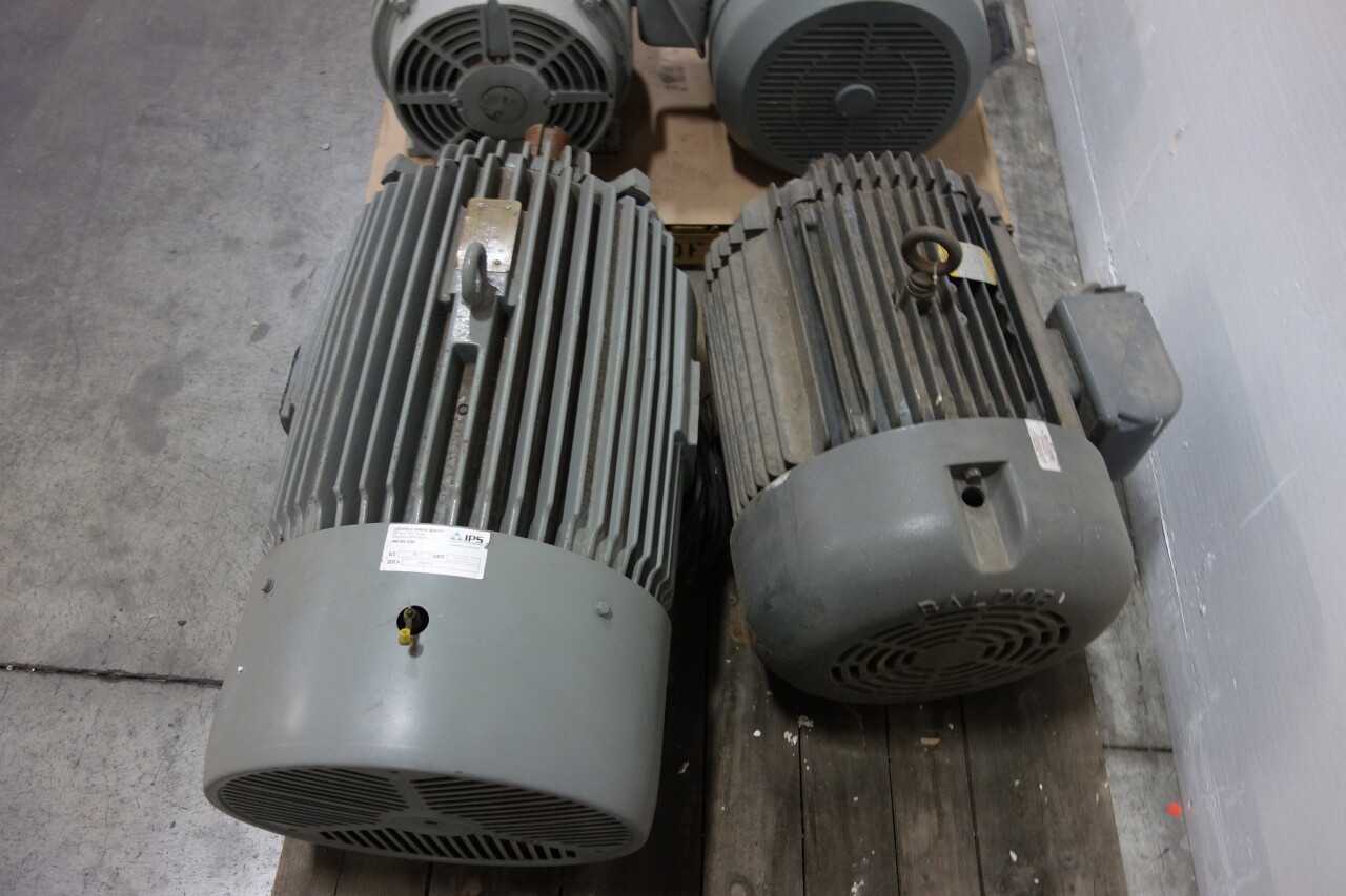 LOT OF 4 ASSORTED ELECTRIC MOTORS - ELECTRIC MOTORS