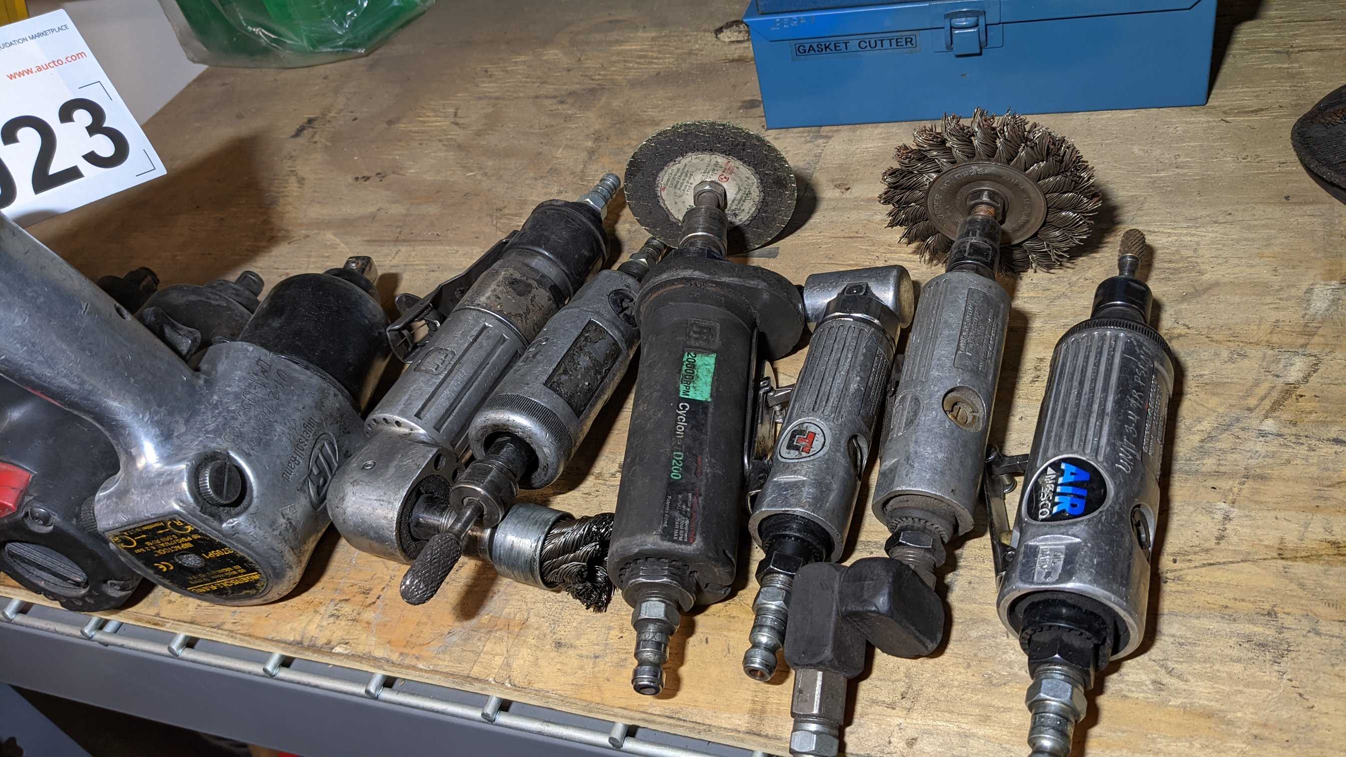 LOT OF 11 PNEUMATIC TOOLS - PNEUMATIC POWER TOOL
