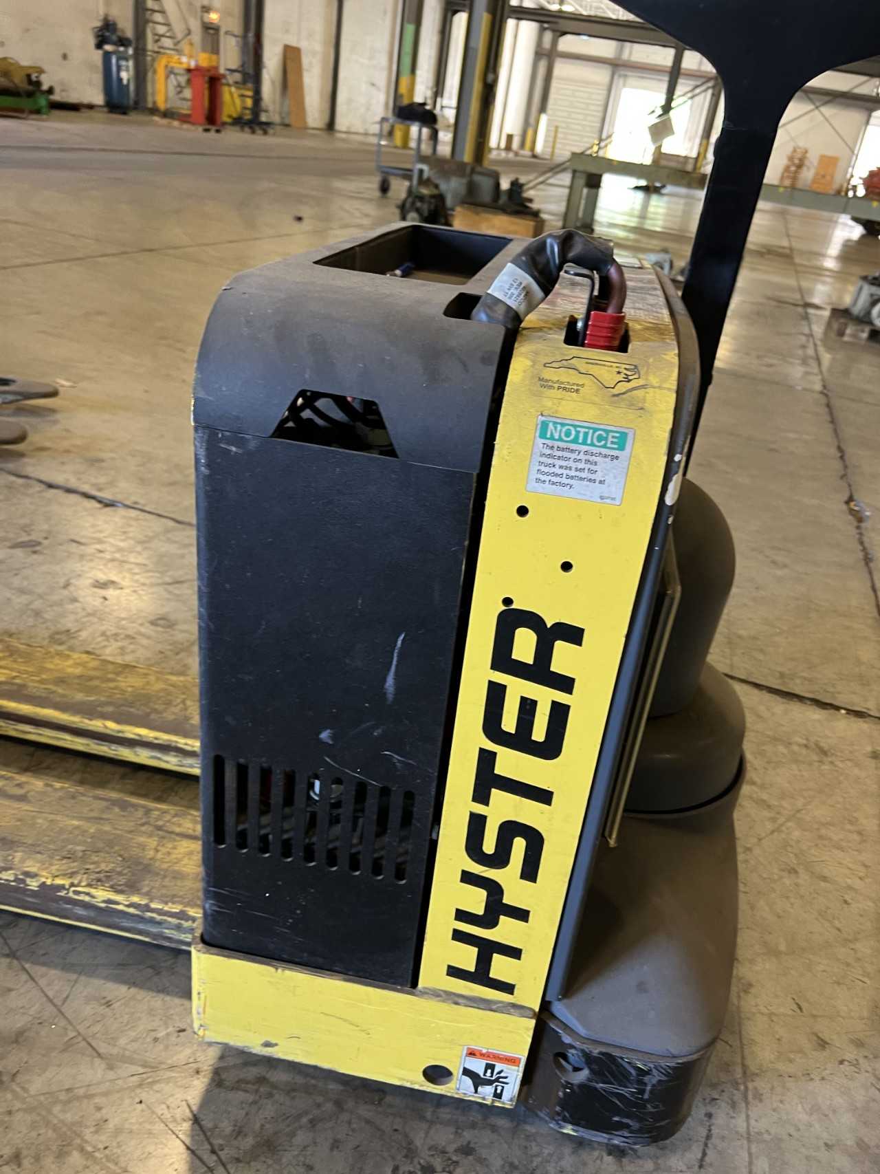 Hyster 4000lb walk behind walkie model w40z - ELECTRIC PALLET JACKS