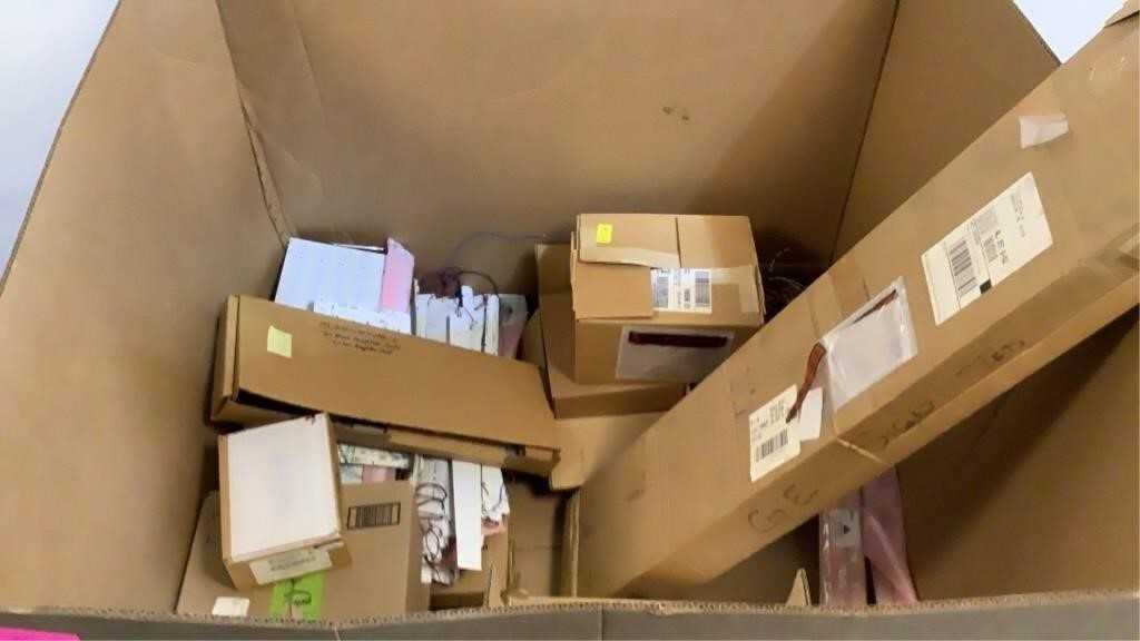Lot of Assorted Lighting Parts - LIGHTING Lot of Assorted Lighting Parts - LIGHTING