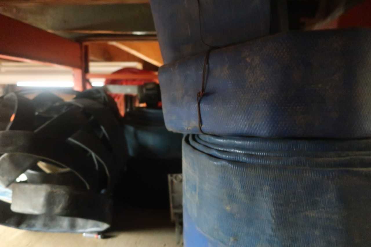 CONTENTS OF SHELF SECTION, ASSORTED WATER HOSES - ELECTRIC POWER TOOLS