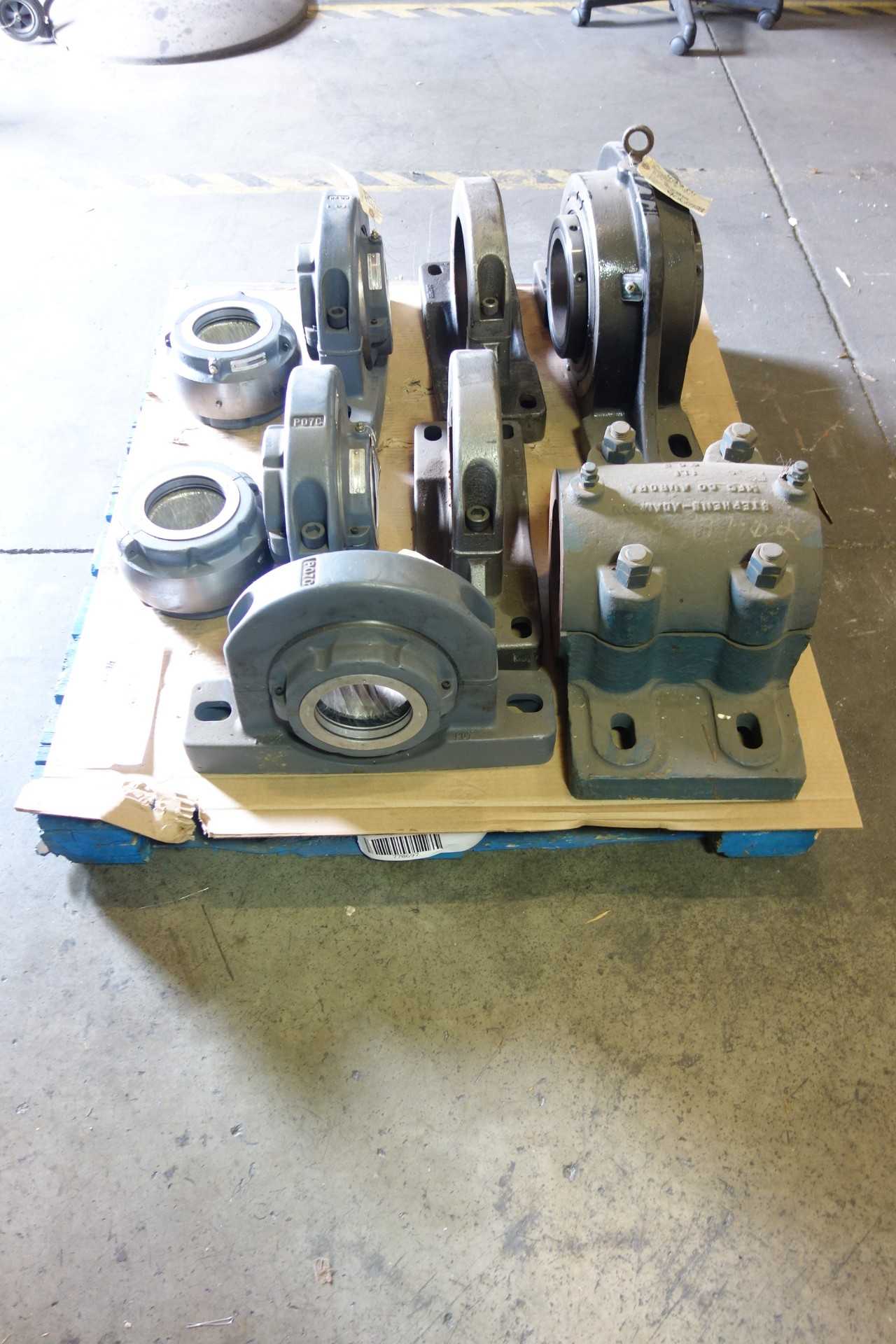 LOT OF ASSORTED BEARINGS - BEARINGS