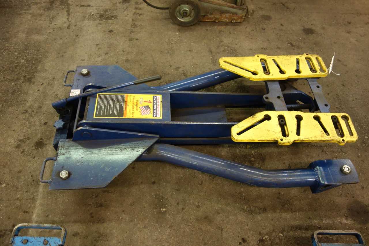 HEIN WERNER AUTOMOTIVE 1 TON HYDRAULIC JACK - PRESSES