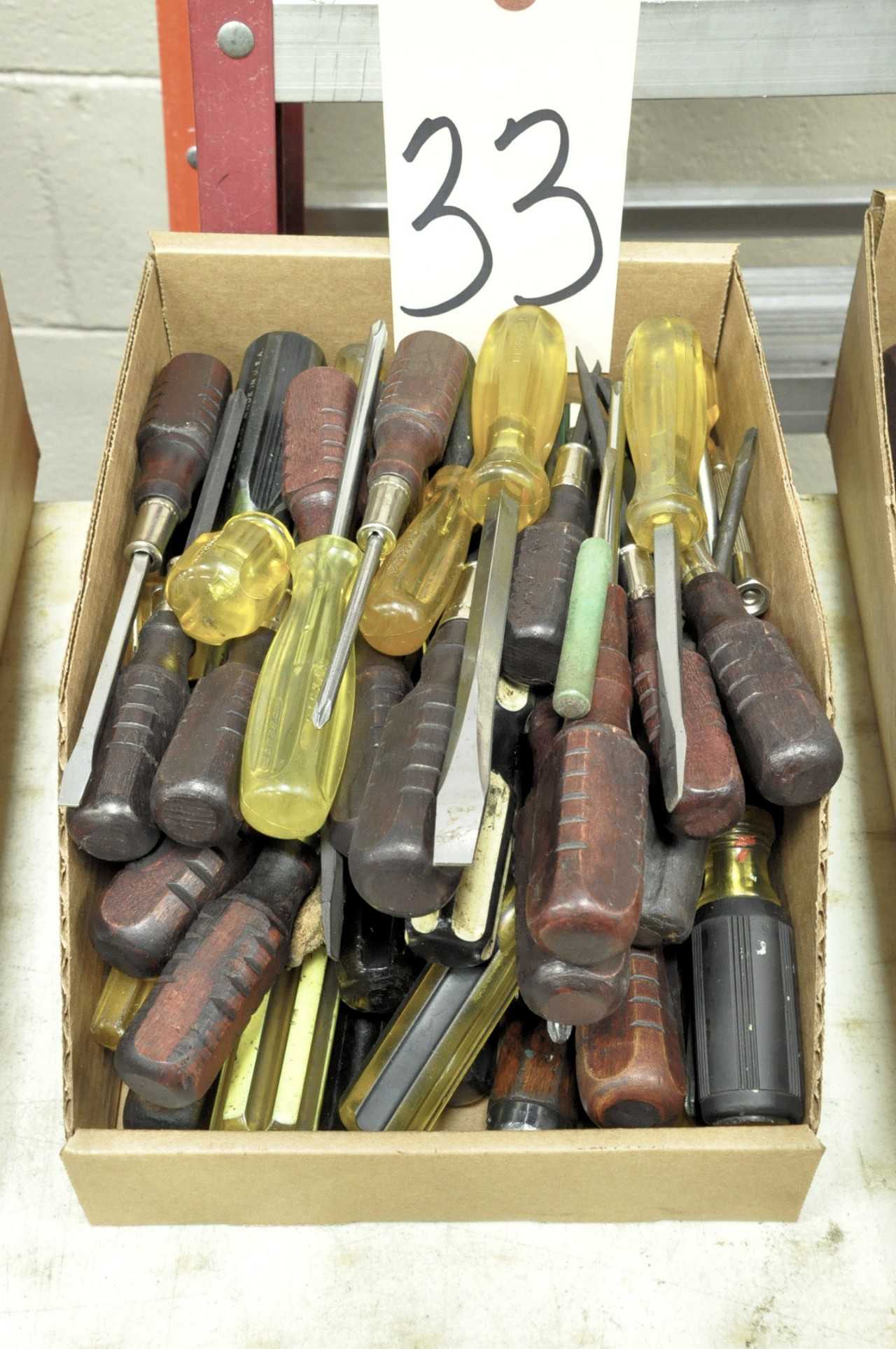 Lot-Short Handle Screwdrivers in 1 Box - HAND TOOLS