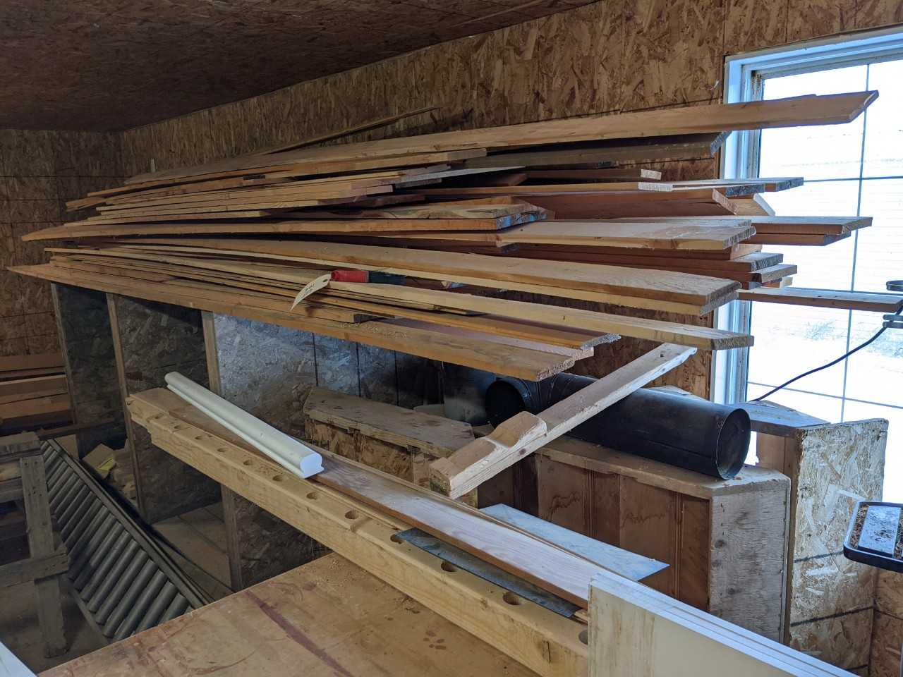 Lot of wood trims - Fir - MISCELLANEOUS Lot of wood trims - Fir - MISCELLANEOUS