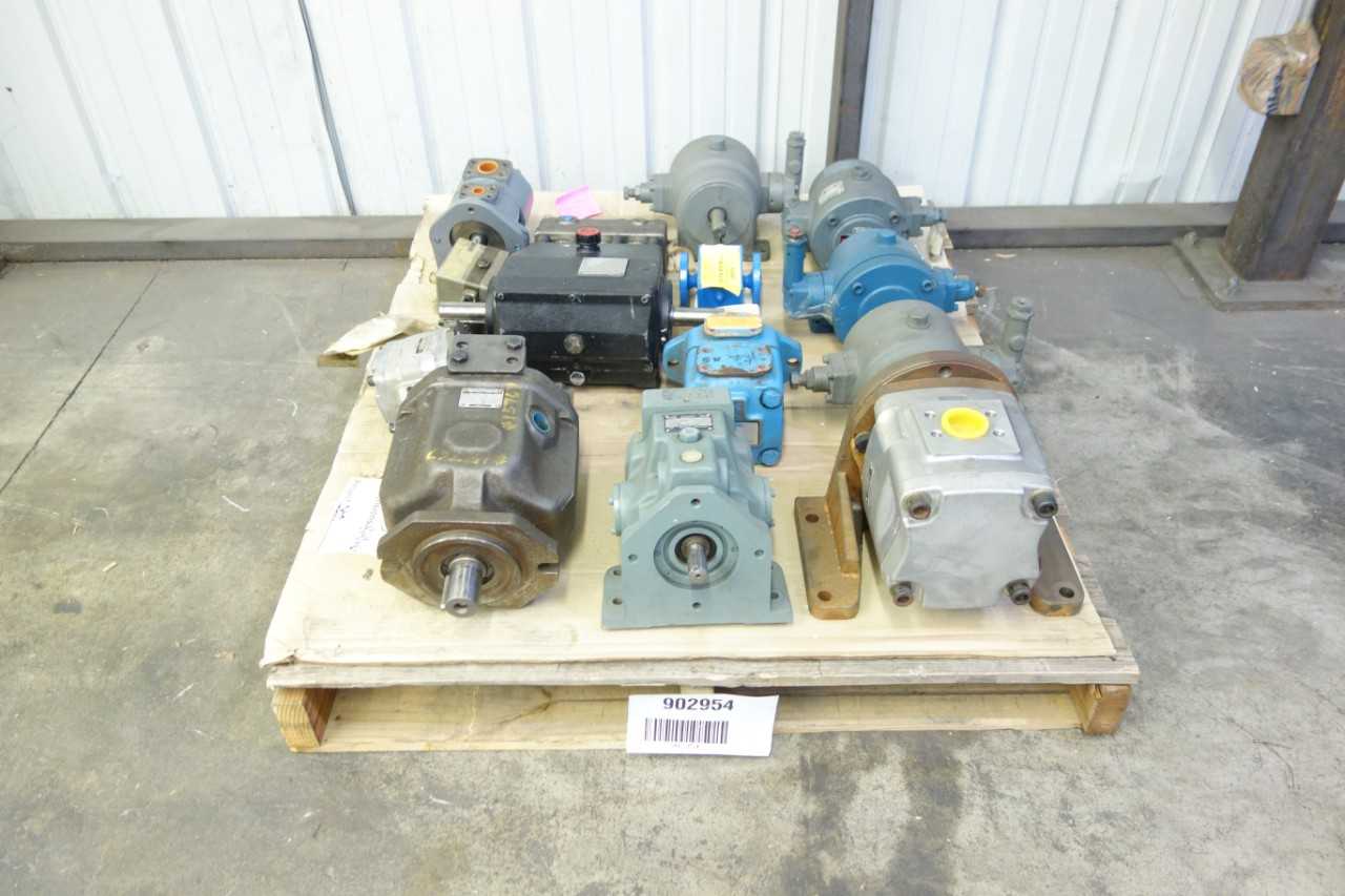 PALLET OF ASSORTED HYDRAULIC PUMPS - HAND TOOLS