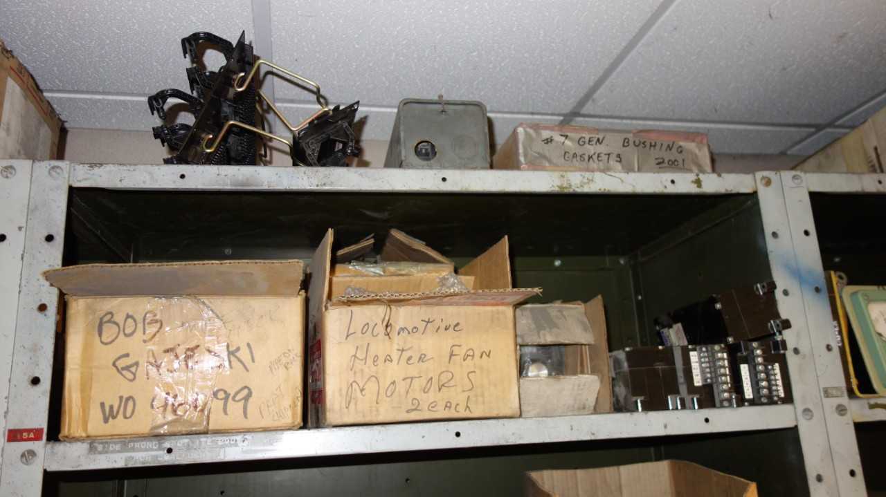 CONTENTS OF 2 SHELF COLUMNS, ASSORTED MRO, ELECTRICAL - ELECTRICAL COMPONENTS