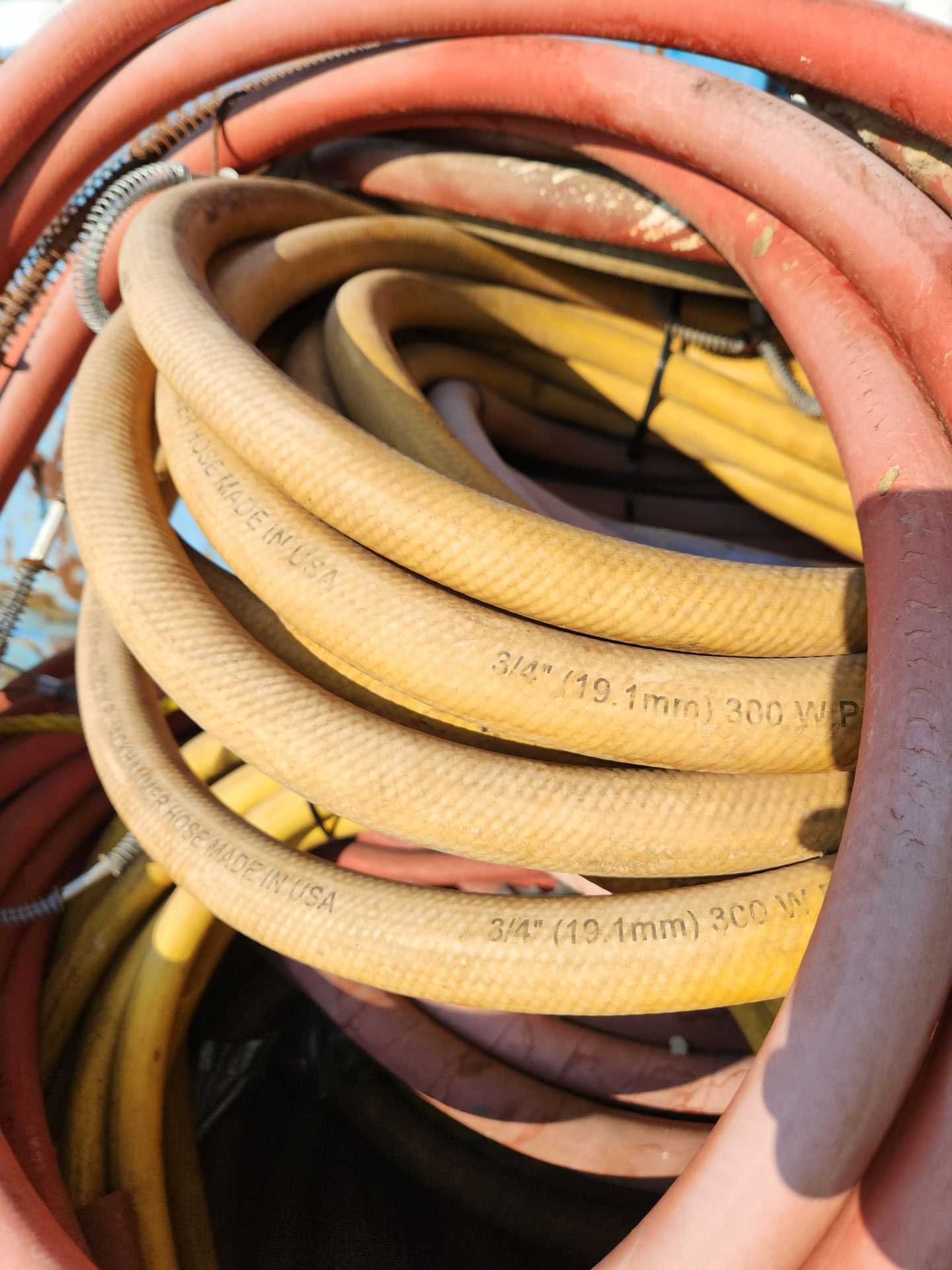 CRATE OF AIR HOSE WITH FITTINGS & WHIP CHECKS - HOSE