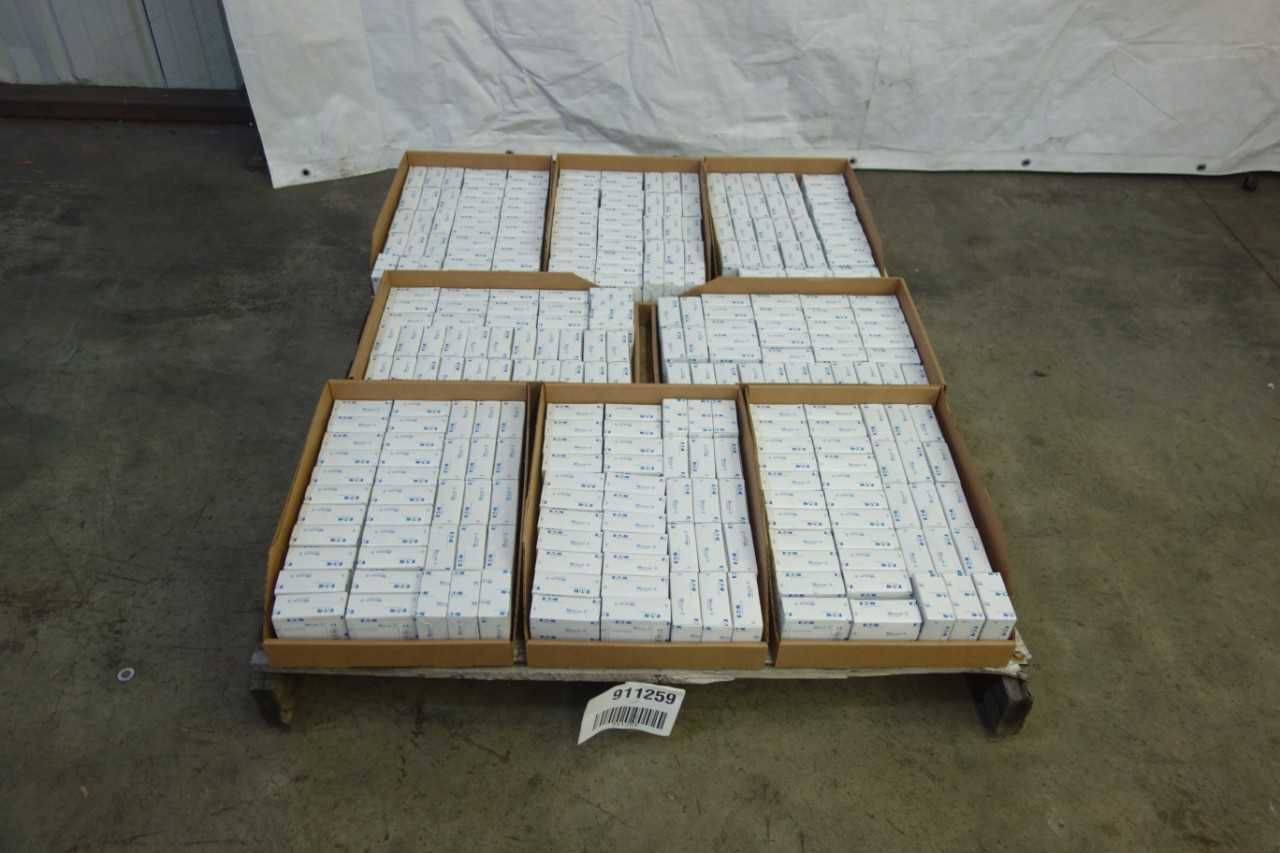 PALLET OF EATON PLS6-C20/2-DC-AU MINIATURE CIRCUIT BREAKERS - CIRCUIT BREAKERS