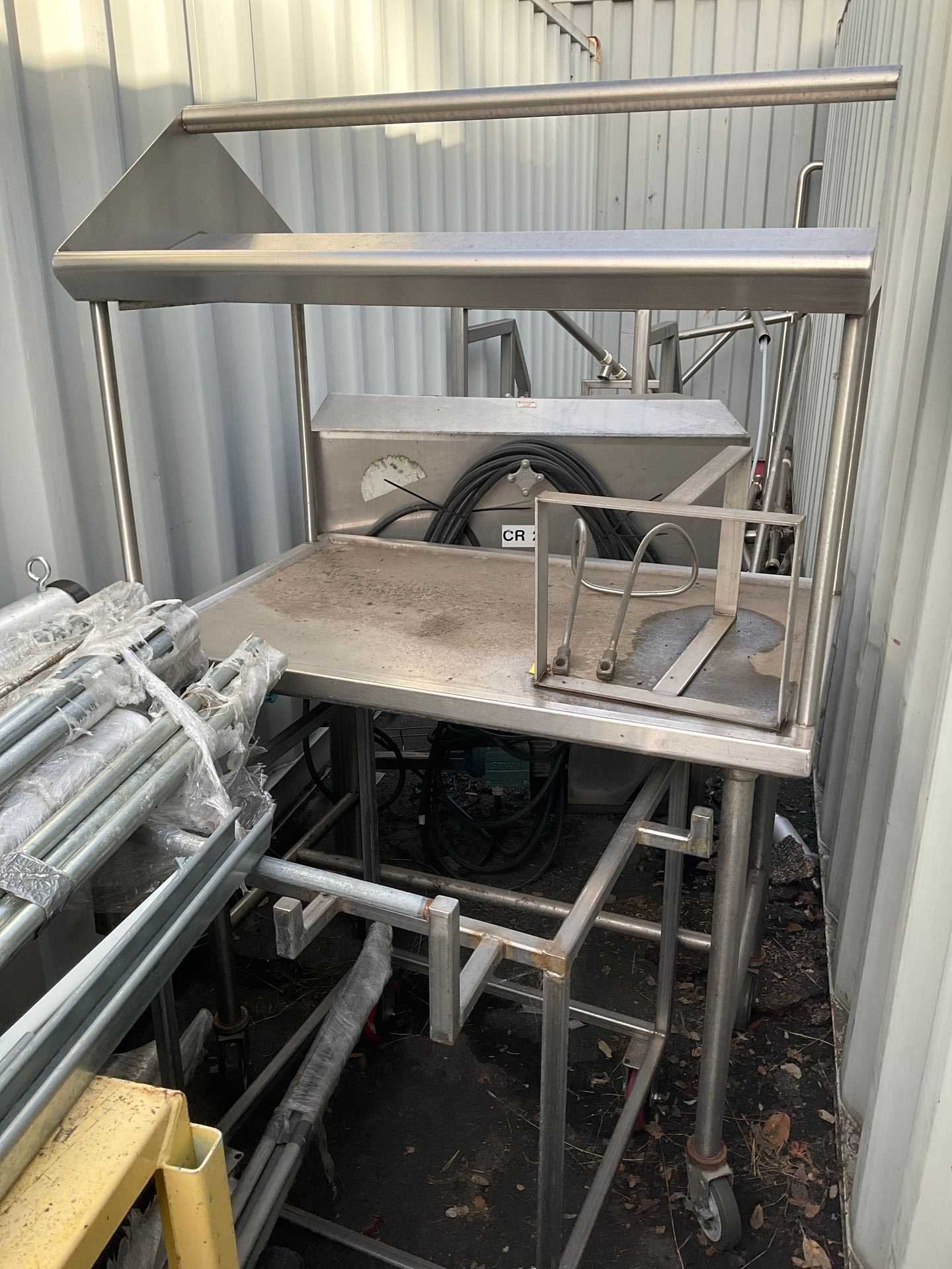 STAINLESS STEEL ROLLING COVERED CART