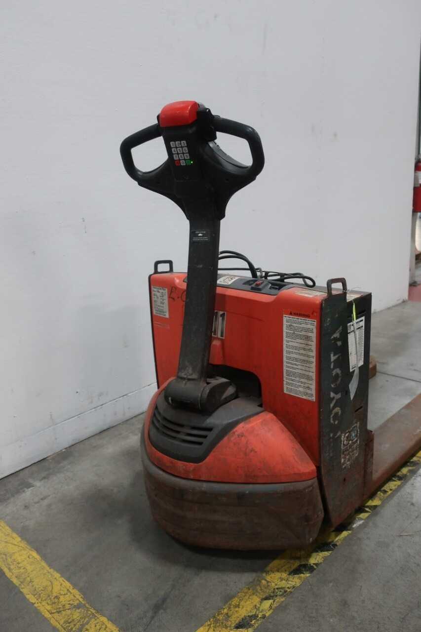 TOYOTA 8HBW23 ELECTRIC PALLET JACK - MANUAL PALLET JACKS