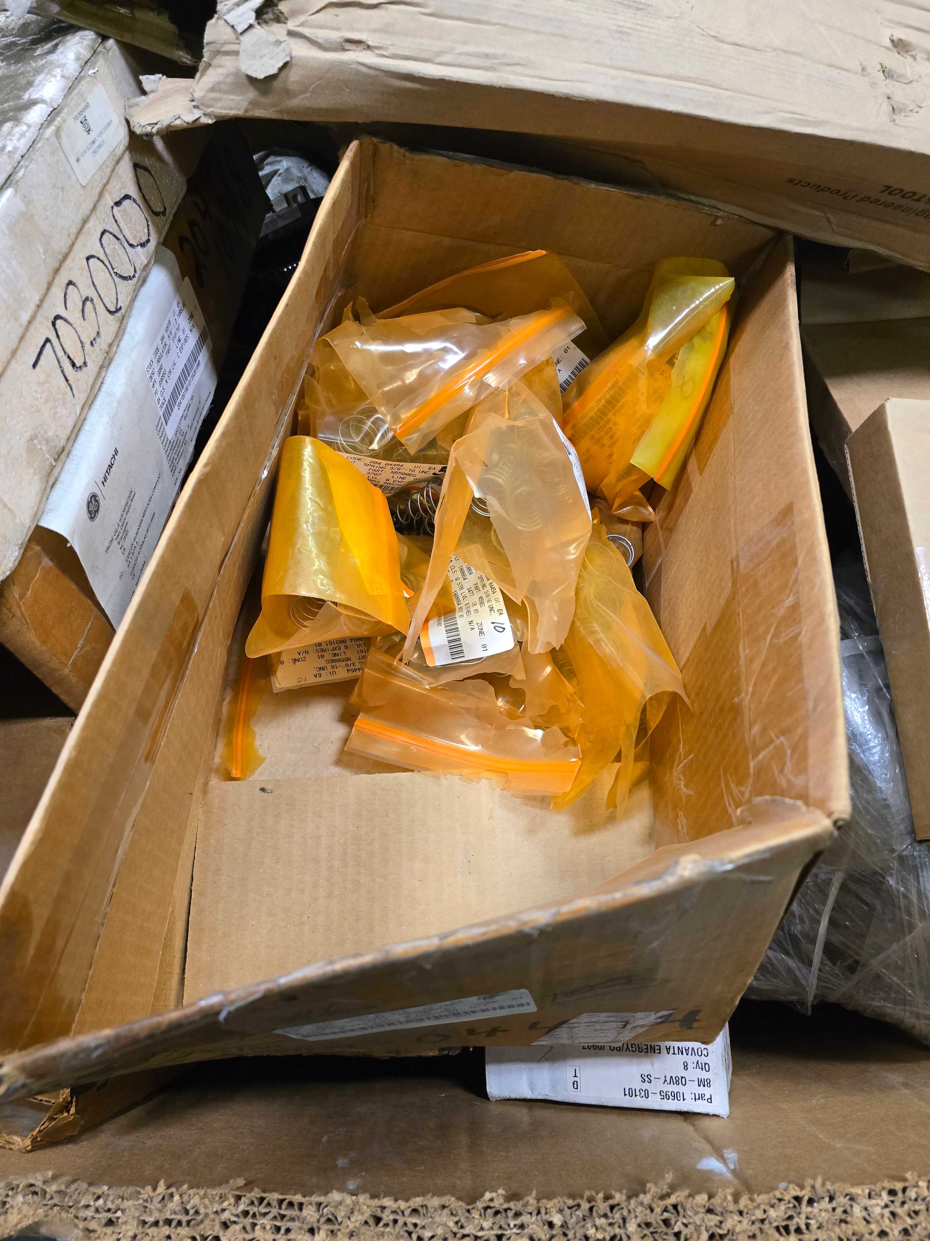 MIXED LOT OF ELECTRICAL & INDUSTRIAL PARTS - INDUSTRIAL PARTS