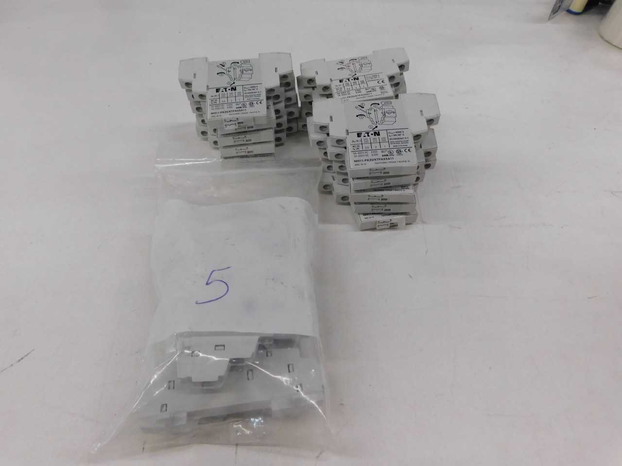 Lot of Quantity 20x XTPAXSA11 Contacts - VALVES