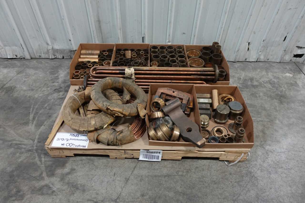 PALLET OF ASSORTED BRASS AND COPPER TUBING, PLUGS, SUPPORT ARMS, AND BEARING INSERTS - BEARINGS