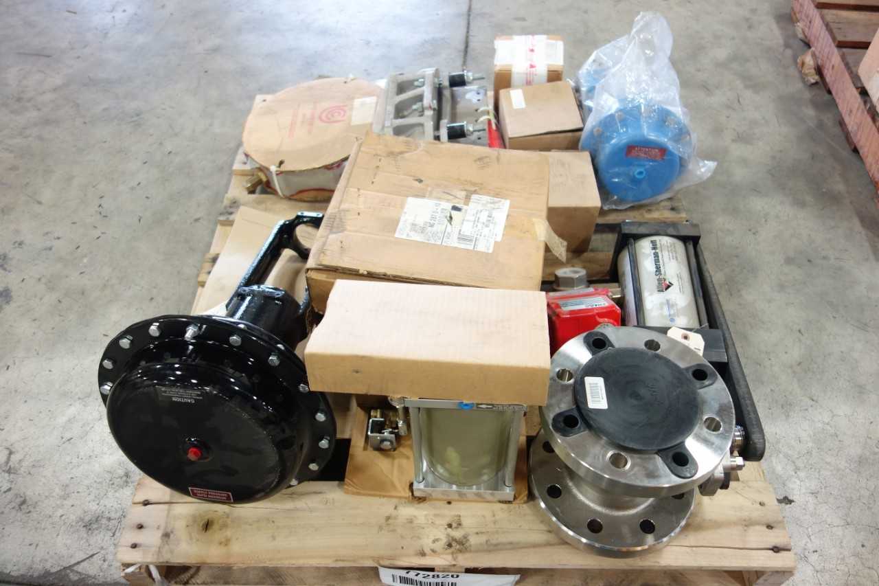 LOT OF ASSORTED VALVES & ACCESSORIES - VALVES