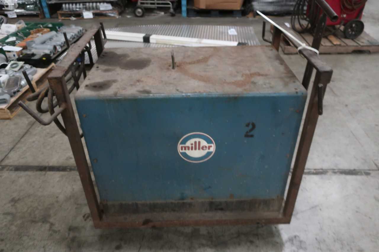 MILLER SRH-333 DIRECT CURRENT ARC WELDING MACHINE - ARC WELDERS