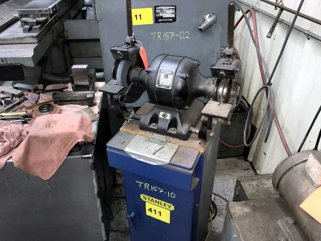 Stanley Double Ended Grinder - GRINDING MACHINES