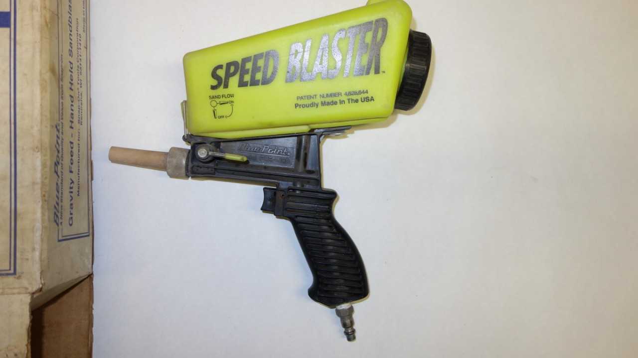 BLUE POINT PSB-100 GRAVITY FEED HAND HELD SANDBLASTER - PNEUMATIC POWER TOOL