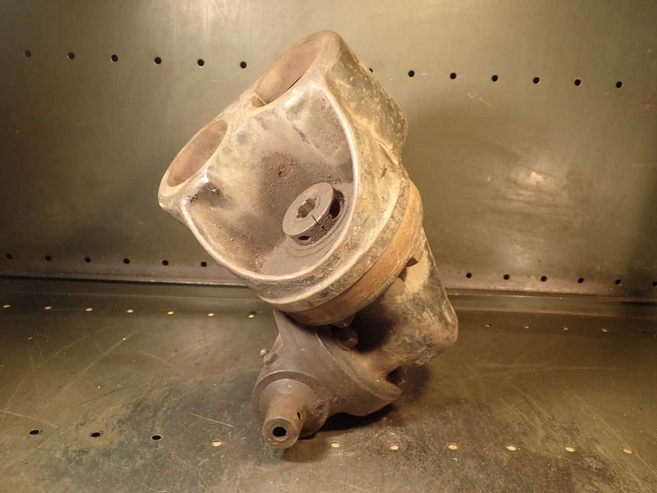B&S Vertical Head for Horizontal Mill 2-7/8" Columns 4" Column Center to Center - MILLING MACHINE PARTS