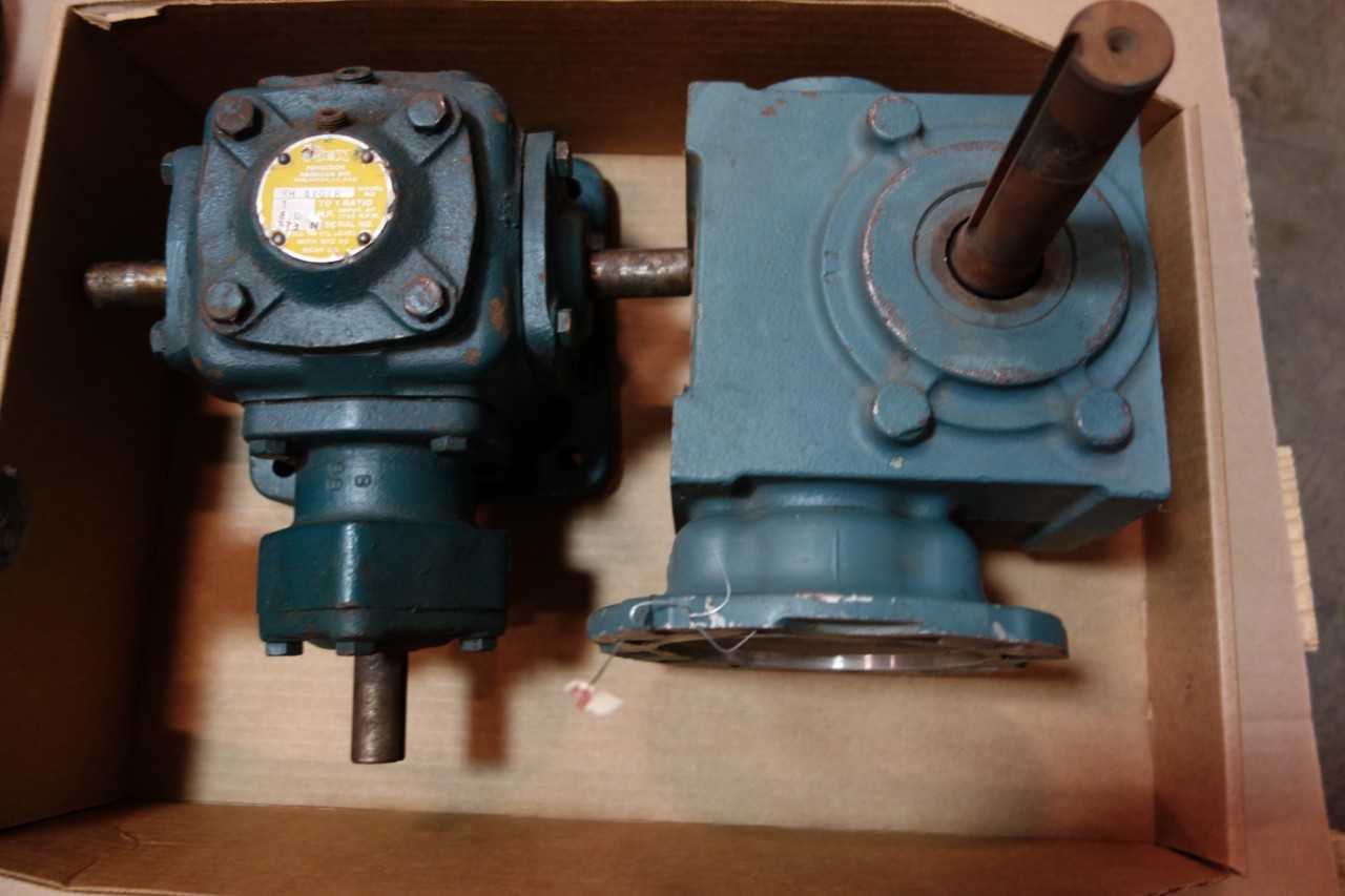 1 LOT OF REX RH 4101B 3/4IN 3/4IN 8HP 1:1 BEVEL GEAR REDUCER, NEW CONEDRIVE HV48650F-9A 1-1/2IN 2-3/4IN 10:1 RIGHT ANGLE GEAR REDUCER, NEW DODGE 202Q12R56 TIGEAR-2 5/8IN 1IN 1.37HP 12:1 RIGHT ANGLE GEAR REDUCER - GEAR REDUCERS
