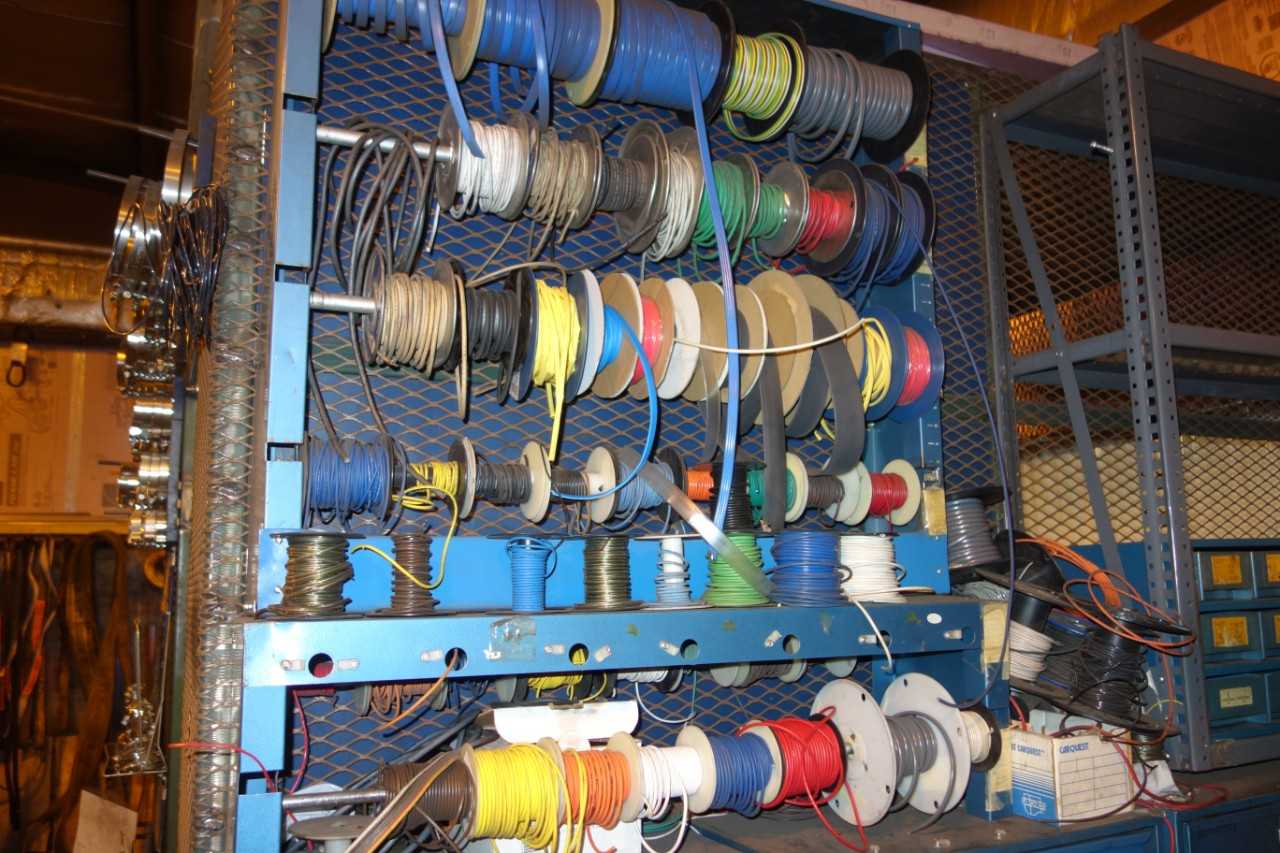 CONTENTS OF SHELVING, ASSORTED WIRE SPOOLS (ONLY INCLUDES 2 SECTIONS OF WIRE) - TOOL STORAGE