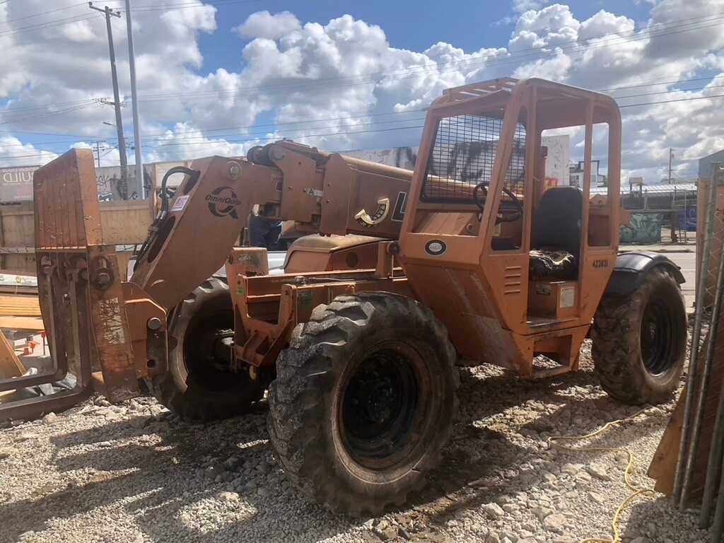 Highlander Lull Lift Model# 644D-34 - TELESCOPIC HANDLERS