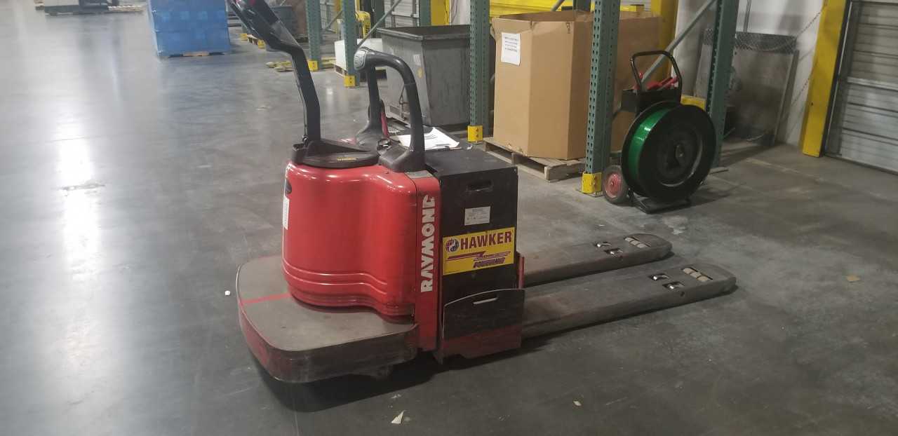 2003 Raymond 112-TM-FRE60L rider pallet jack, Oklahoma City, OK - MANUAL PALLET JACKS 2003 Raymond 112-TM-FRE60L rider pallet jack, Oklahoma City, OK - MANUAL PALLET JACKS