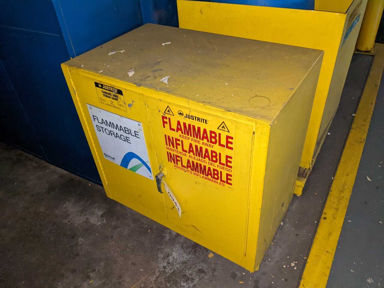 JUSTRITE 25730 FLAMMABLE STORAGE CABINET (CONTENTS NOT INCLUDED) - TOOL STORAGE