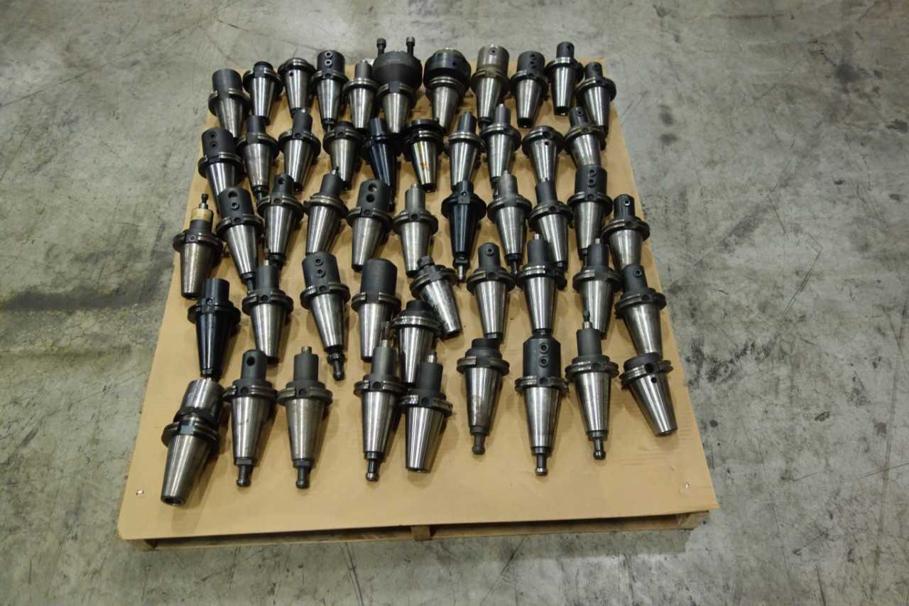 LOT OF ASSORTED CAT 50 TOOL HOLDERS - MACHINING ACCESSORIES & TOOLING