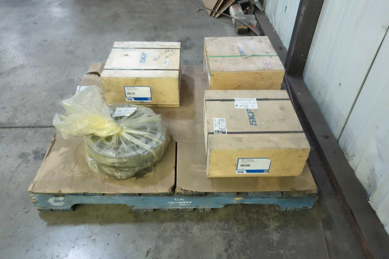 LOT OF 4 ASSORTED SKF ROLLER BEARINGS - BEARINGS