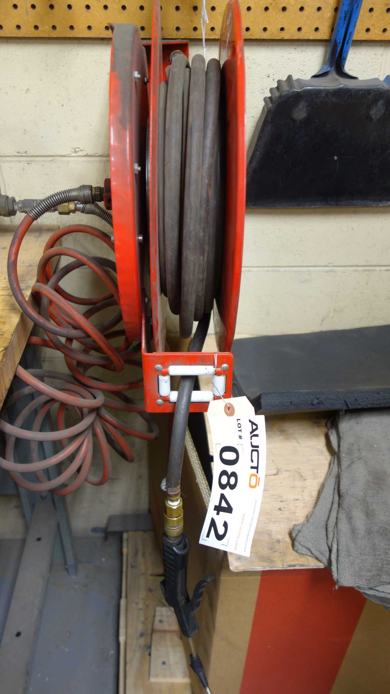 REELCRAFT 56050LP PNEUMATIC HOSE REAL - MISCELLANEOUS